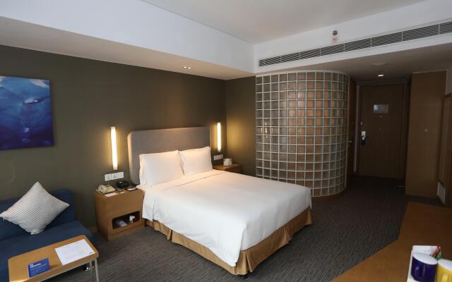 Holiday Inn Express Shanghai Jinsha by IHG