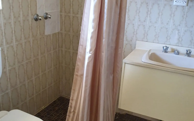 Opal Inn Hotel Motel