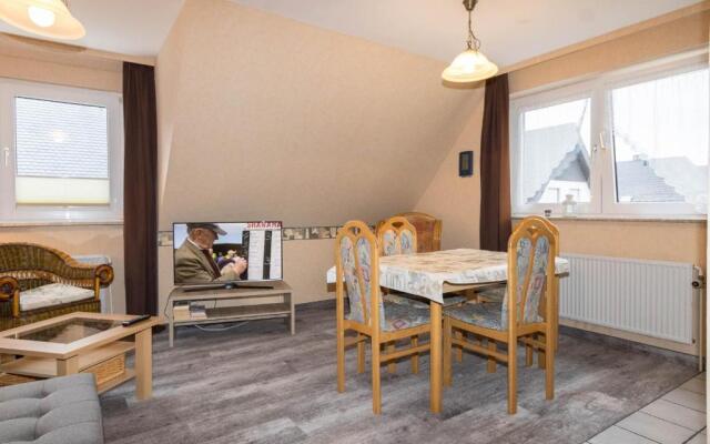 Wohnung 2, Schumacher