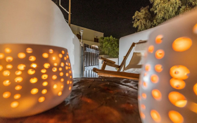 Asera Suites Near Kamari Beach