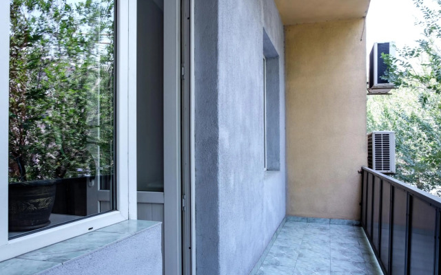 Hanrapetutyan Apartment