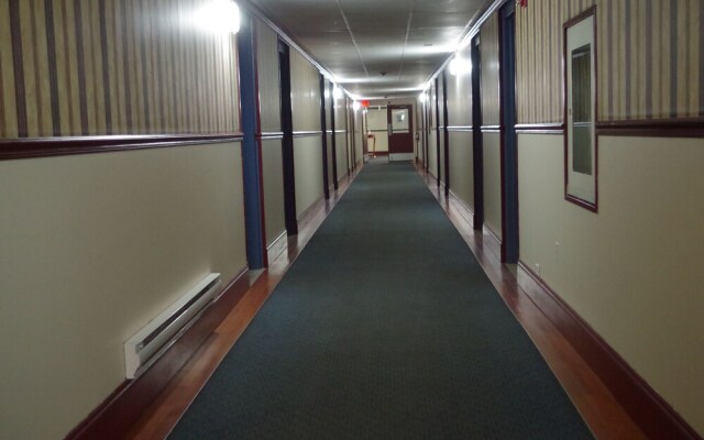 Causeway Bay Hotel Sparwood