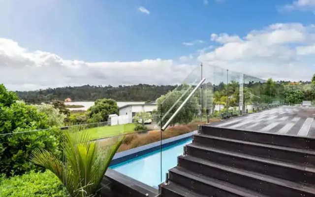 North Shore Mansion With 20M Pool