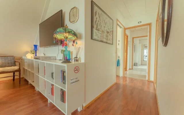 Great 3 BR Loft Apt - Views-Free Parking