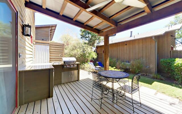 The Reserve at Lake Travis Cabin #4