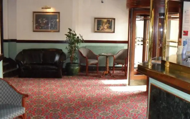 Central Hotel