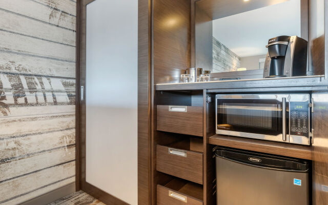 Cambria Hotel Boston Downtown - Seaport