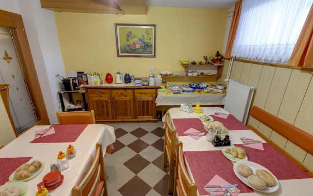 Rooms & Apartments Jana