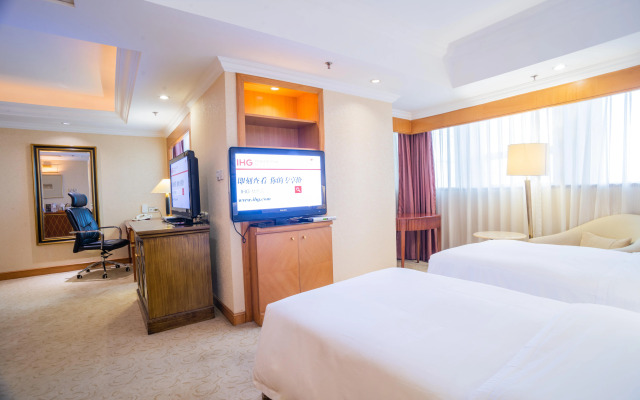 Crowne Plaza Hotel Qingdao by IHG