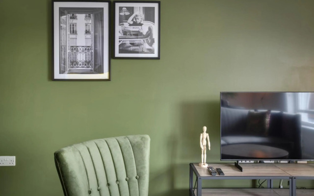 Beautiful Chelmsford Apartment - Free Parking