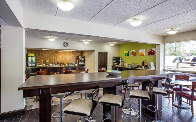 Quality Inn Airport - Southeast