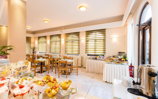 Eltina Hotel