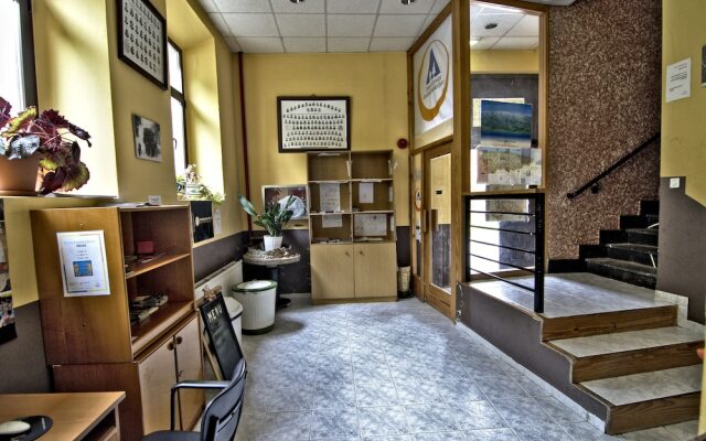 Albergue Juvenil de Bustiello