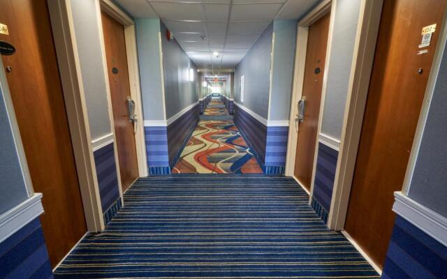 Riverview Inn & Suites