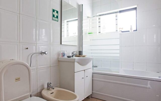 Charming 2 Bedroom Apartment in Lisbon