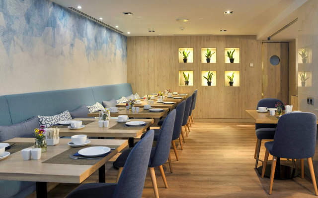 Melia Athens Hotel