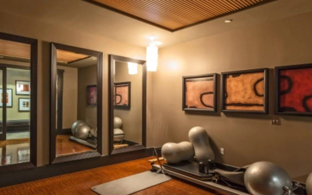Global Luxury Suites at Main Street