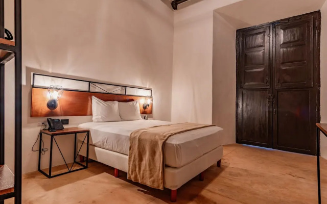 Hotel H.O.