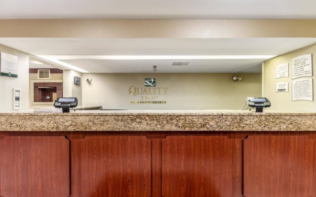 Quality Inn Milwaukee/Brookfield