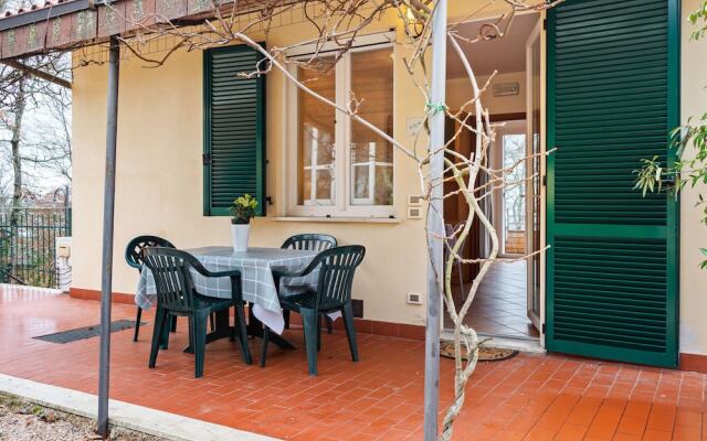 Blissful Apartment in Magione With Swimming Pool