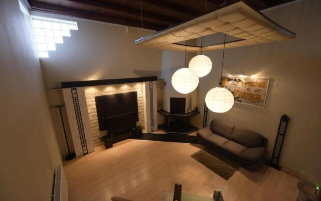 H & V Residence - Split Level Apartment