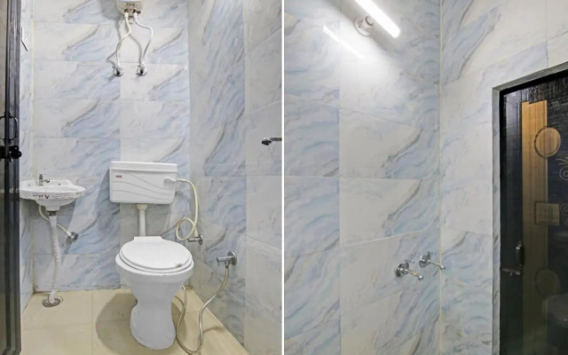 OYO Flagship 70081 Hotel You & Me