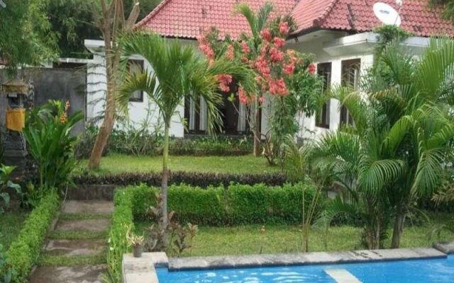 Lovina Villa Cinta