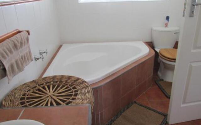 Point Village Accommodation - Laurie's House