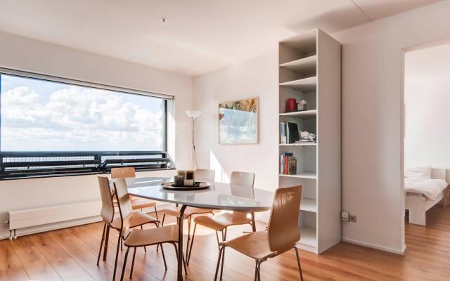 Amazing Apartment on 39th floor 774