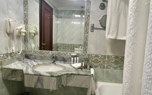 Serenada Golden Palace - Boutique Hotel