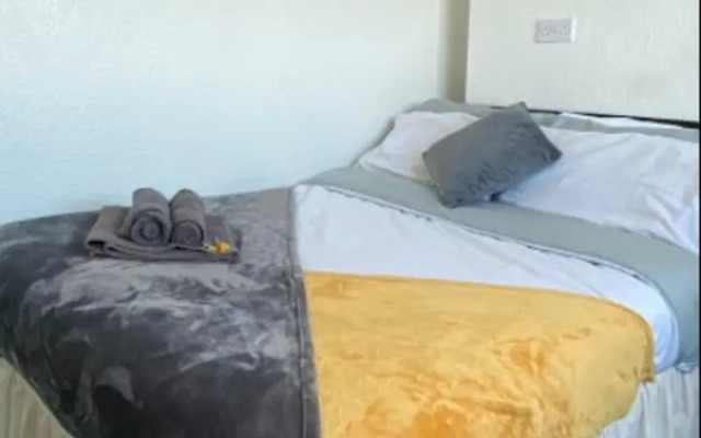 OYO Tudor Lodge - Redcar Beach