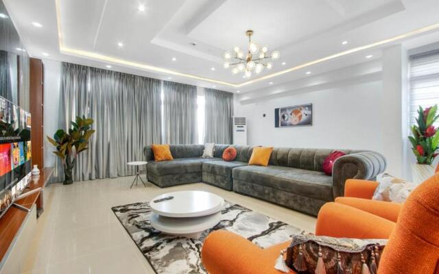 Luxury 3 bedroom waterfront apartment Lekki phase1