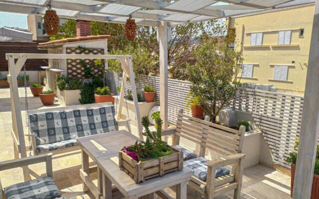 Sea View Roof Garden Apartment