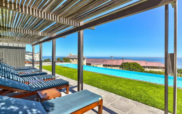 The Crystal Luxury Serviced Apartments