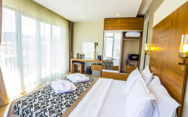 Alesha Suite