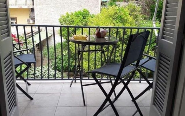 Marion-Athenian Style Apartment