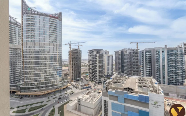 Elegant 2BR Canal View Near Dubai Mall