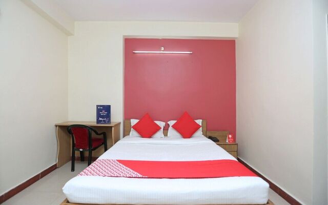 Oyo Flagship 26480 Hotel Nisa