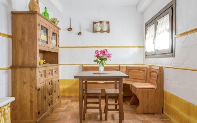 Comfy Holiday Home in Carcabuey With Patio