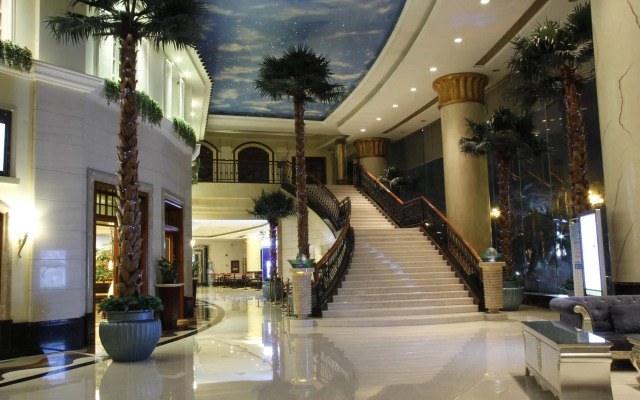 Royal Marina Plaza