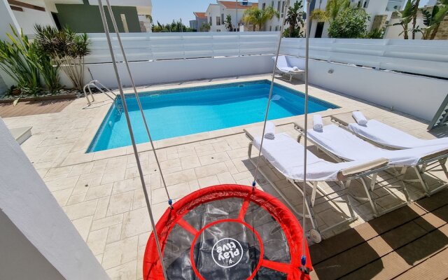 Private Pool Villa Next to the Beach