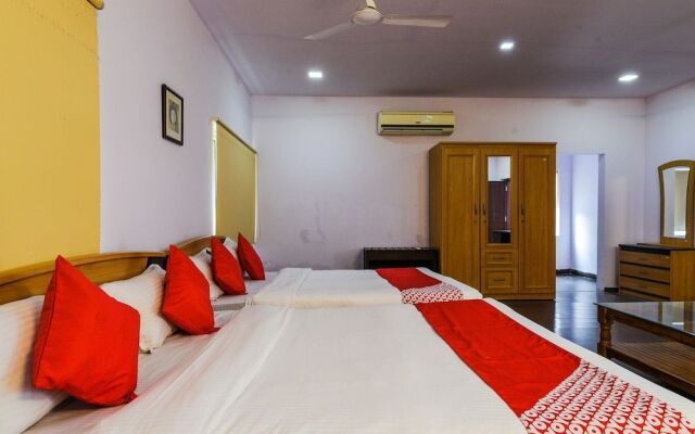 Oyo 16633 Green City Club House