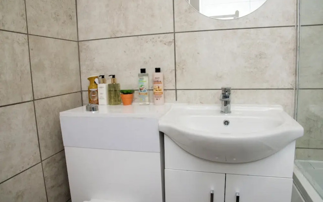 Corby-2 Bedroom-1bathroom-parking - Upto 5 Guests