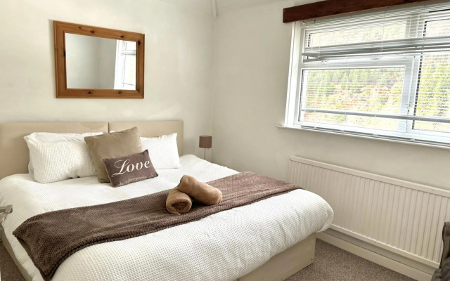 Afan Contractor Accommodation - mins to site!