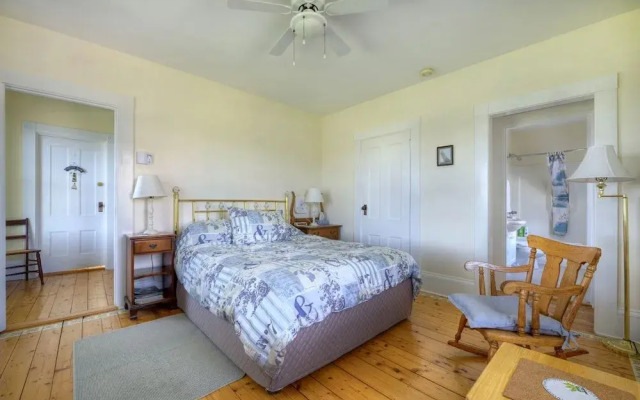 Bayview Pines Country Inn Apartments