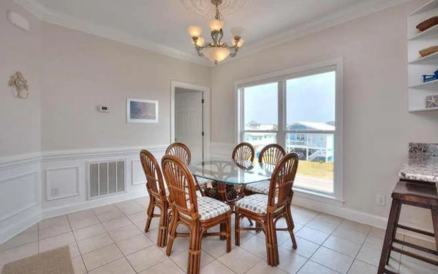 Stranded Indolphinitely