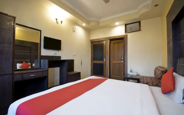 OYO 17109 Hotel Vipul Palace