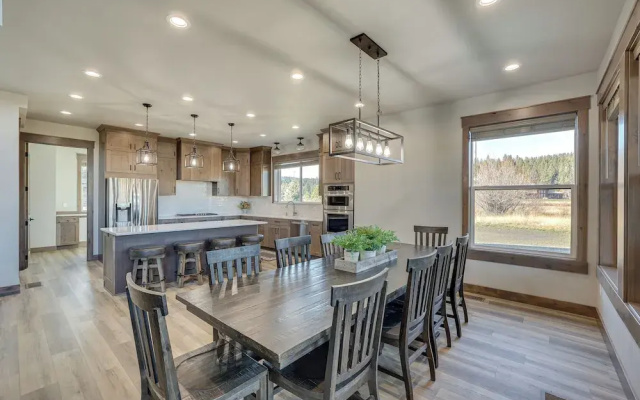 Spacious Mccall Home w/ Private Lake Access!