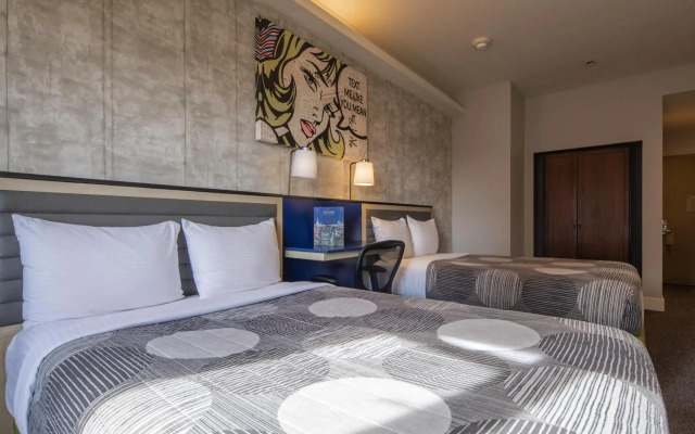 Leon Hotel LES