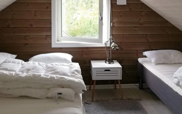 6 Person Holiday Home in Kalvag